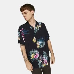 Εξοδος ❤️ Κοντομάνικα Πουκάμισα Jack & Jones Tropical Ανδρικό Κοντομάνικο Πουκάμισο Black 🤩 -Jack-Jones Κατάστημα jack jones jcoreggie staycay aop resort shirt ss 2