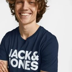 Αγορά 🎁 T-Shirts | Μπλούζα κοντό μανίκι Jack & Jones Logo Ανδρικό T-shirt NAVY BLAZER 🛒 -Jack-Jones Κατάστημα jack jones jjecorp logo tee ss o neck noos 12