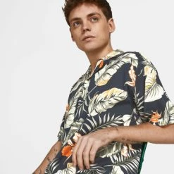 Εξοδος 🧨 Κοντομάνικα Πουκάμισα Jack & Jones Resort Ανδρικό Κοντομάνικο Πουκάμισο Black 🔔 -Jack-Jones Κατάστημα jack jones jprblatropic resort shirt s s relax s 2